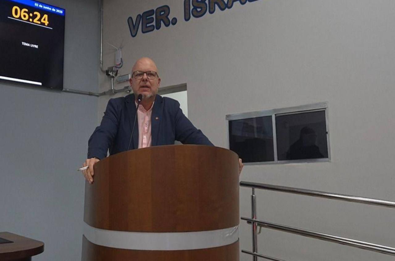Vereador Tomate critica redução de verba ao Centro Dia e acusa Executivo de distorcer informações em sessão extraordinária