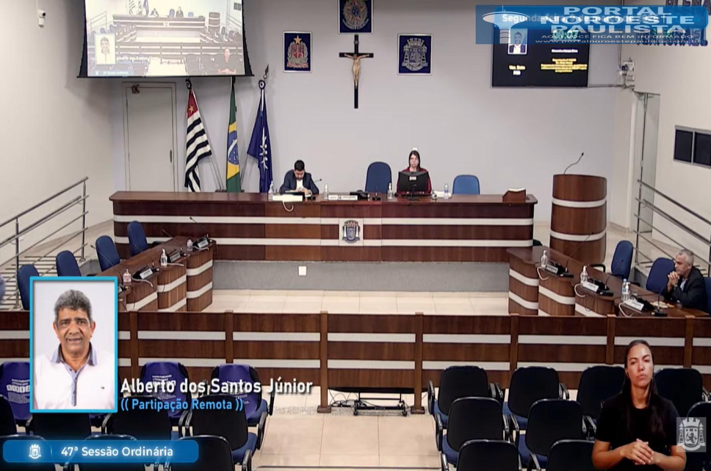 Vereador Beto cobra melhorias no cemitério municipal durante sessão da Câmara
