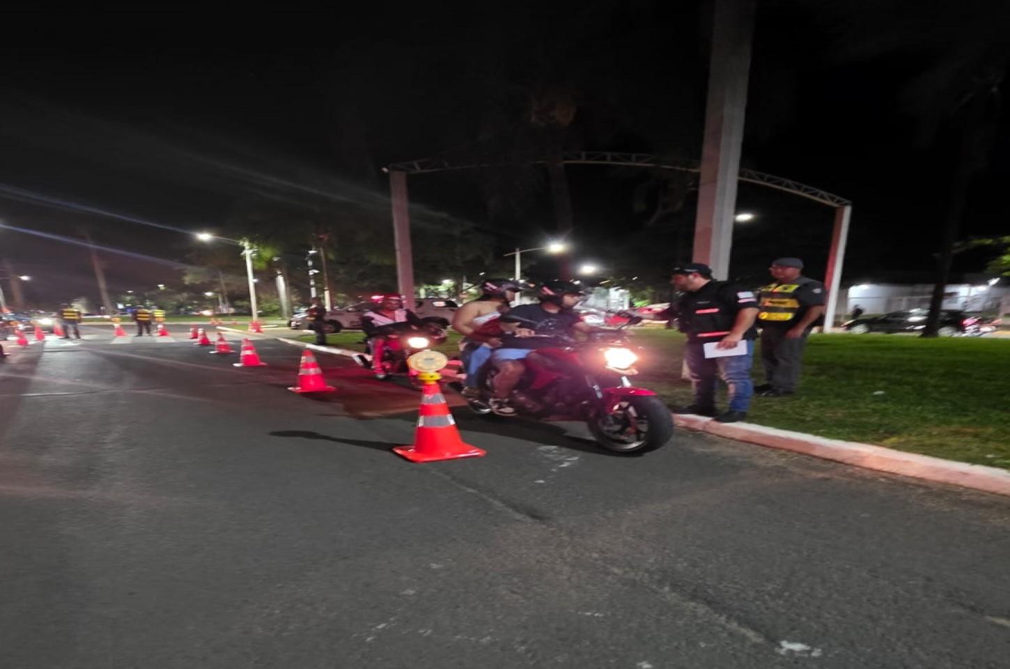 OPERAÇÃO INTEGRADA FLAGRA IRREGULARIDADES E PRENDE MOTORISTA POR EMBRIAGUEZ EM Ilha Solteira