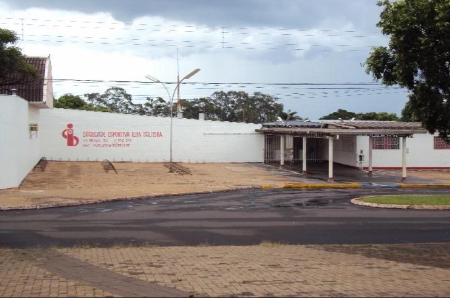 Antigo Clube SEIS vira retrato do abandono em Ilha Solteira após incêndio expor crise social, omissão e falta de fiscalização