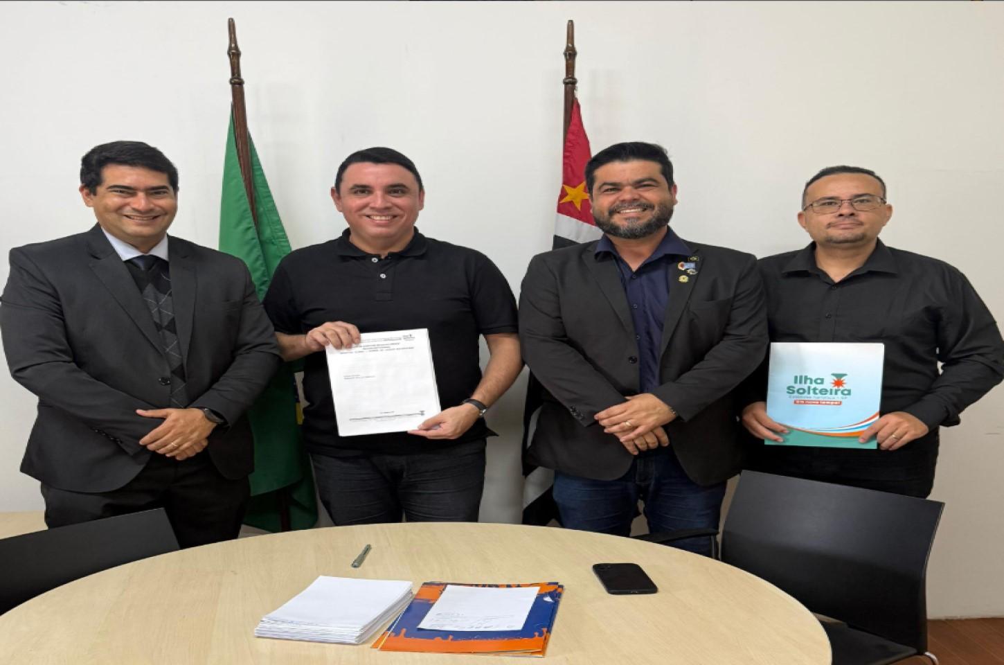 Representantes de Ilha Solteira buscam recursos e apresentam projetos para a juventude em agenda oficial em São Paulo