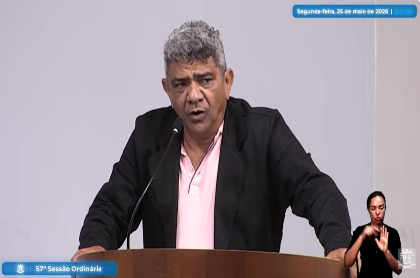 Vereador Beto cobra vacinação ampliada, critica demora no pronto-socorro e denuncia descarte irregular em Tema Livre da Câmara