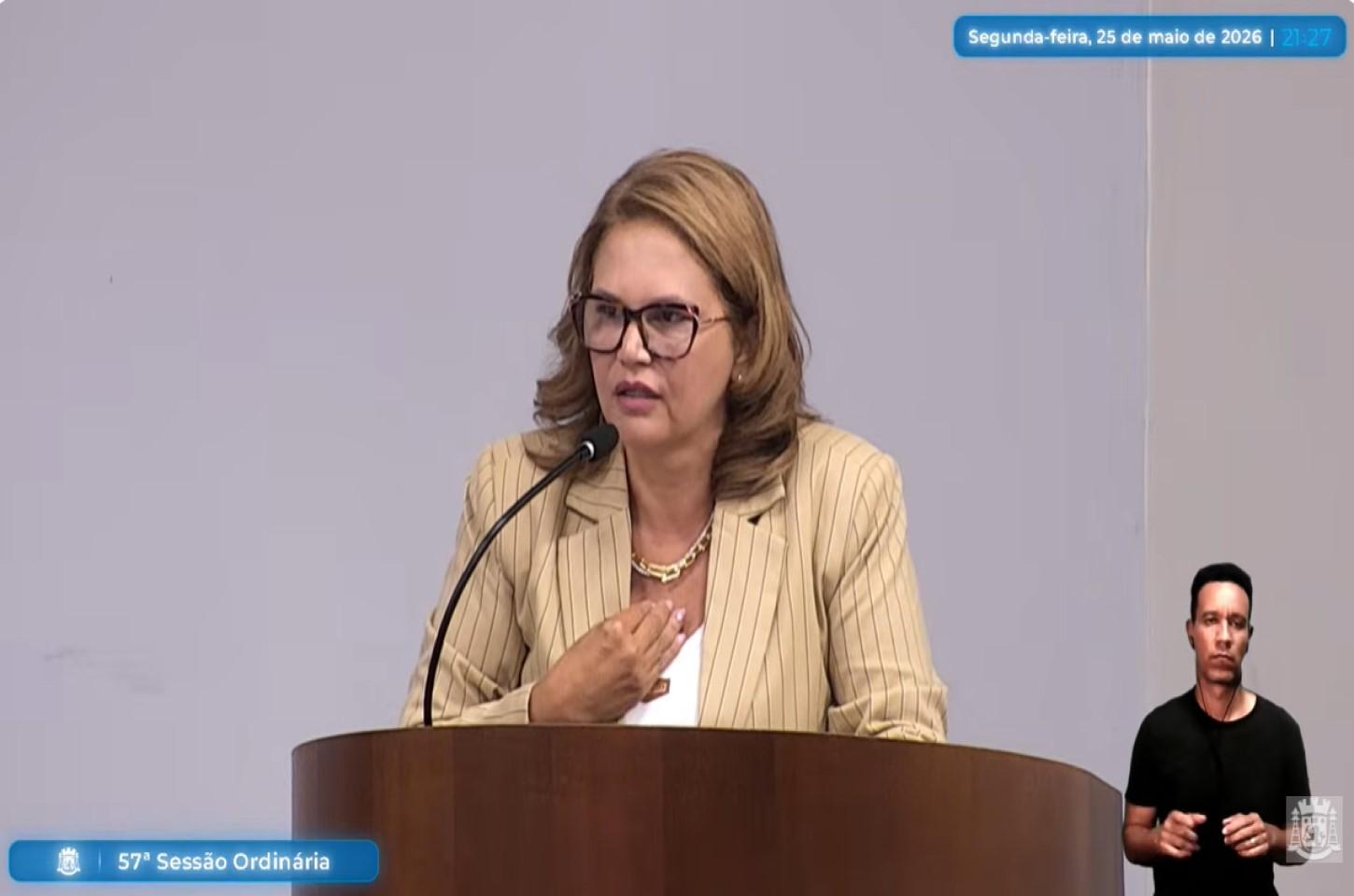 Vereadora Elaine Bonete faz duras críticas à Saúde e relata supostas falhas no atendimento durante Tema Livre