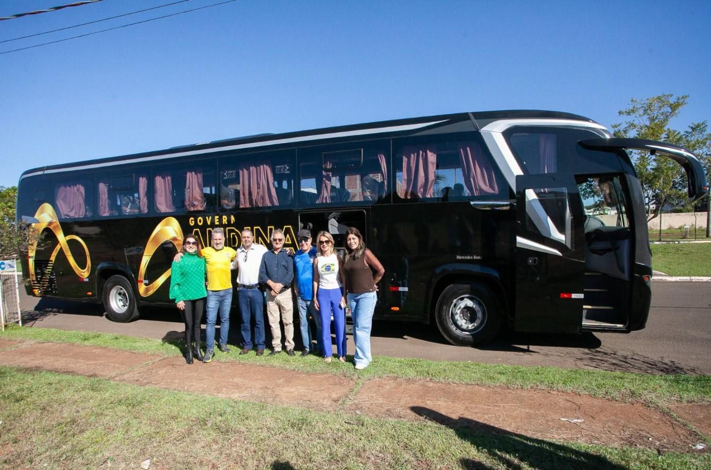 Andradina recebe novo ônibus para ampliar transporte de pacientes da saúde