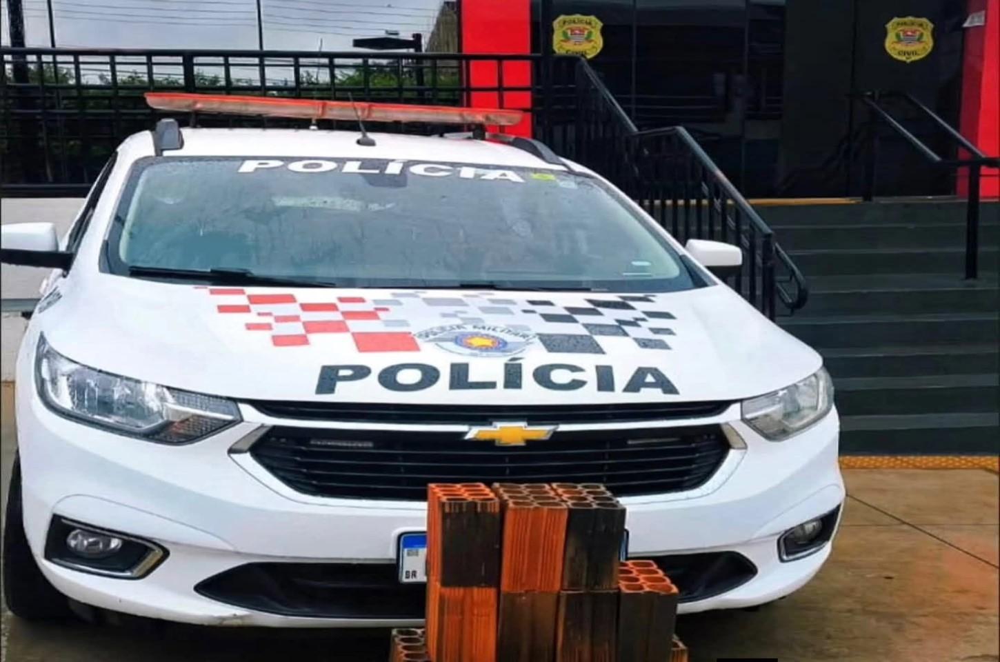 Homem é preso após furtar blocos de construção em obra de Andradina