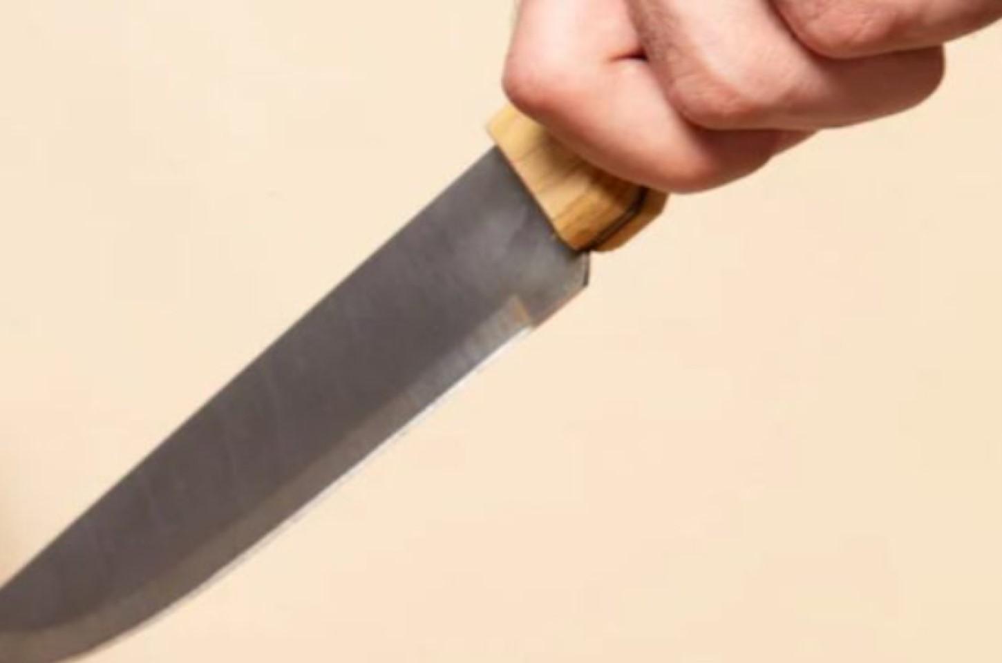 Jovem é esfaqueado no pescoço durante a Expo Três e fica em estado grave