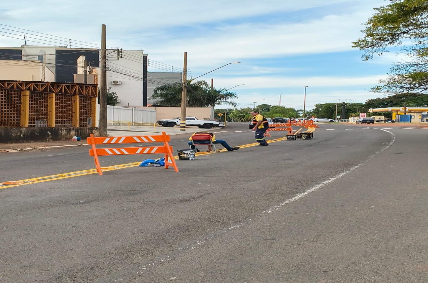 Prefeitura reforça sinalização na Avenida Atlântica antes da mudança da Farmácia Municipal para o Ilha Shopping