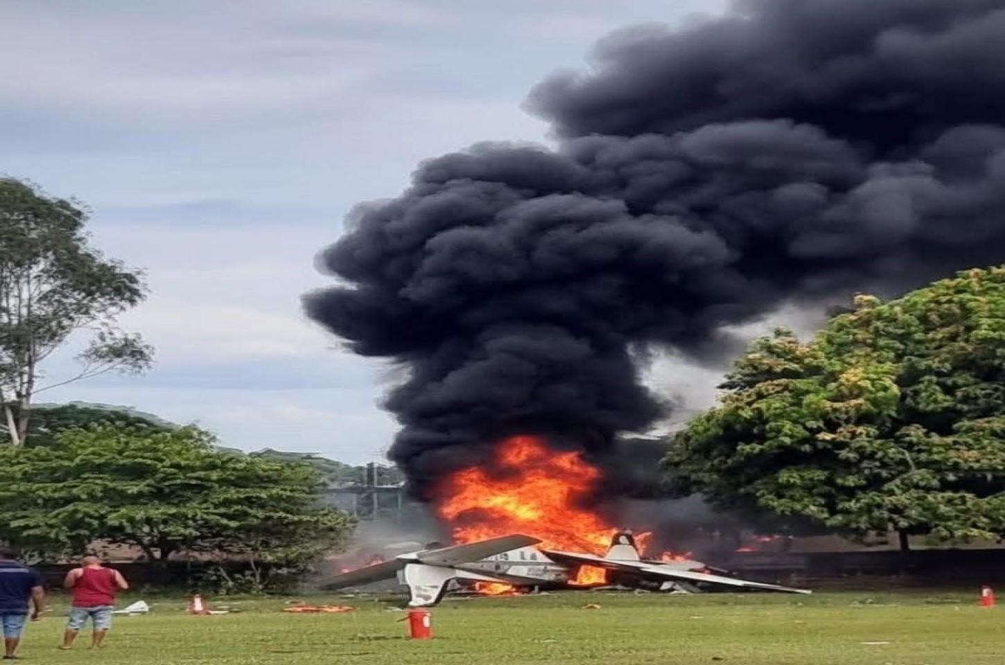 Queda de avião bimotor em Marília deixa dois mortos e um ferido