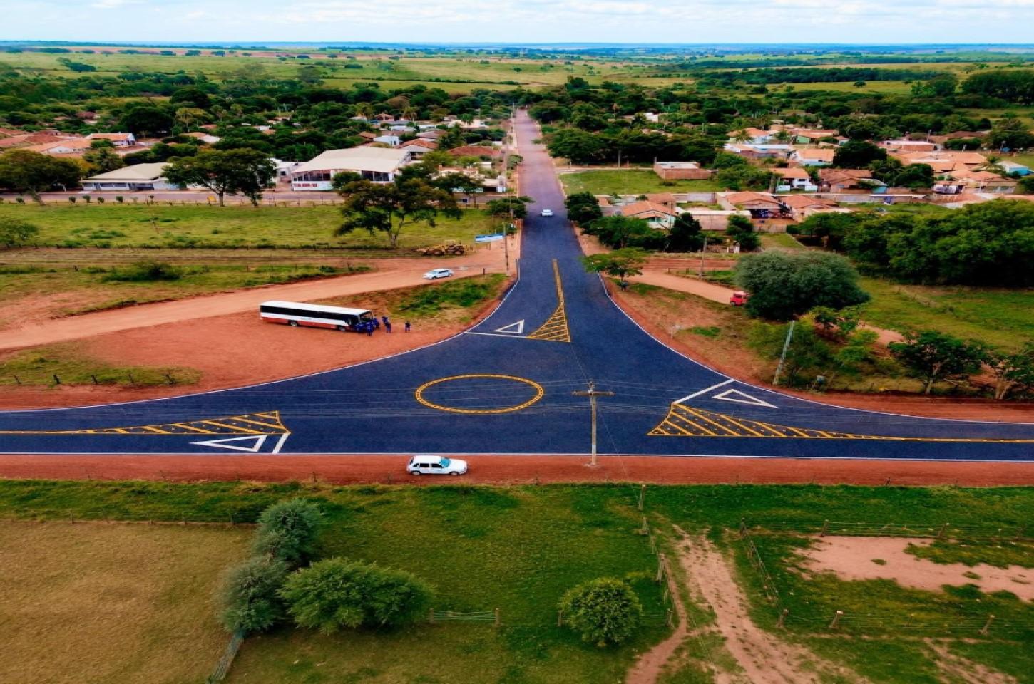 Rotatória de acesso ao Bairro Planalto entra na reta final e receberá nova sinalização e monumento de identificação
