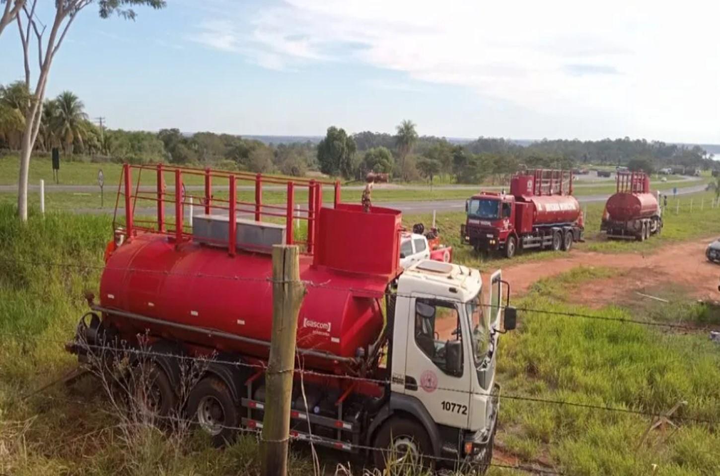 Ação conjunta controla incêndio em vegetação na divisa entre Castilho e Três Lagoas