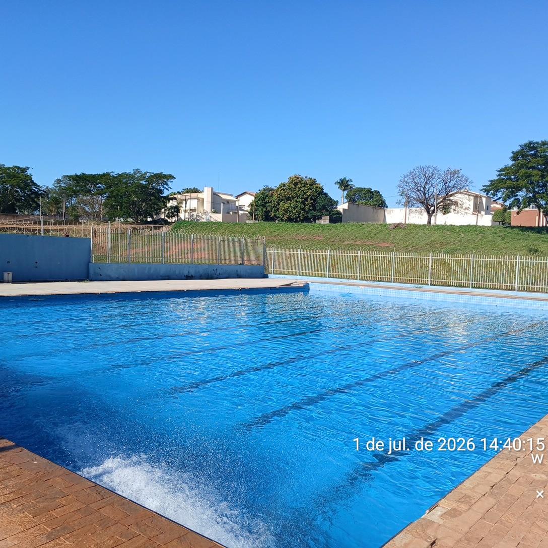 Piscina municipal será aberta gratuitamente nos fins de semana e feriados