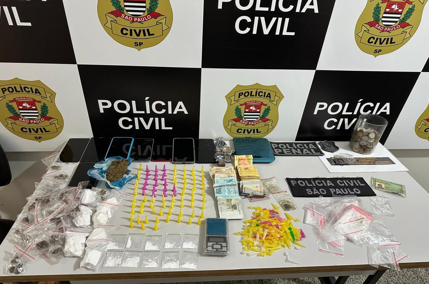 Investigação da Polícia Civil culmina em cumprimento de buscas e apreensões e flagrantes por tráfico em Valparaíso