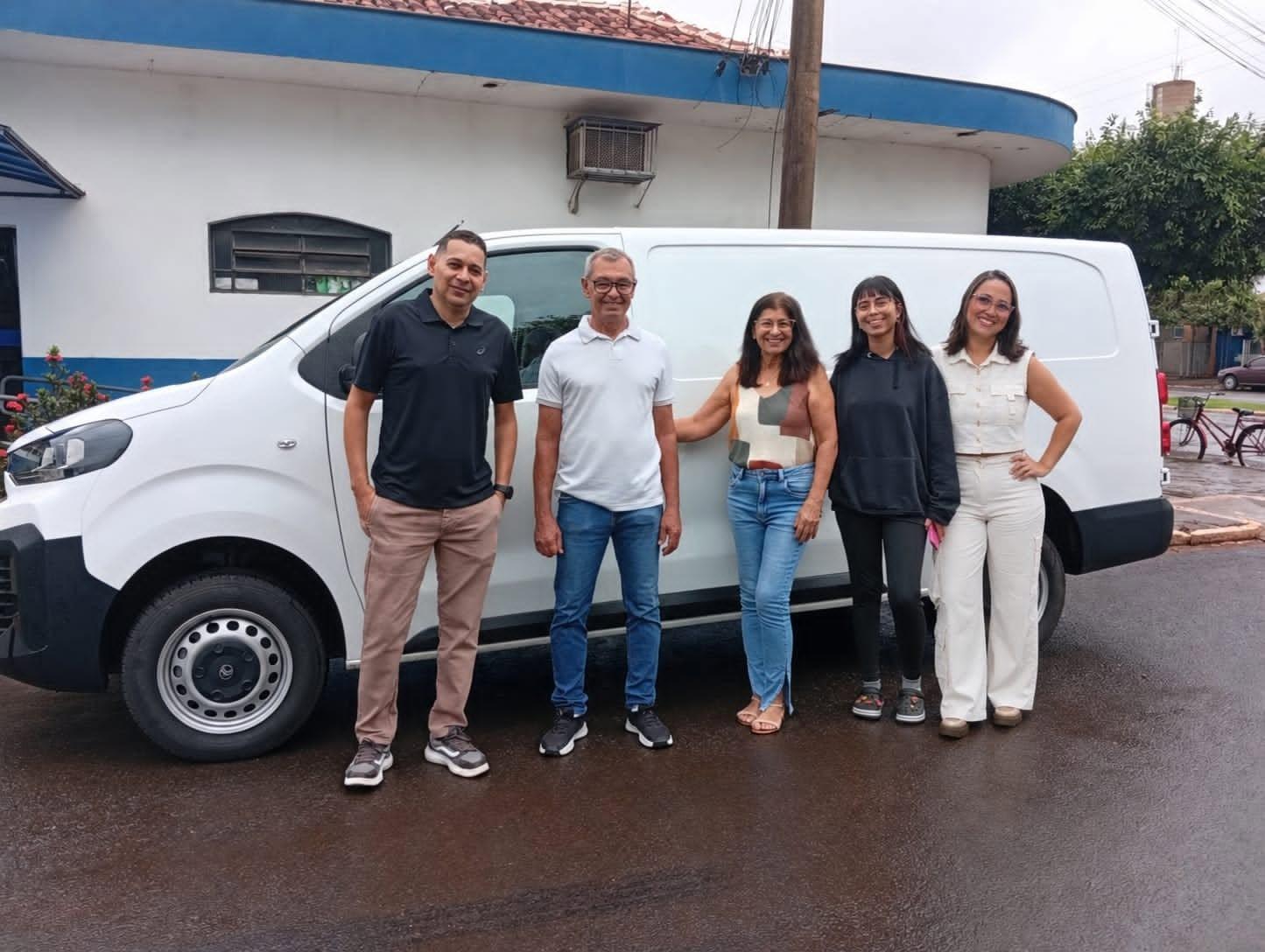 ITAPURA RECEBE VEÍCULO 0 KM PARA REFORÇAR O TRANSPORTE DA MERENDA ESCOLAR