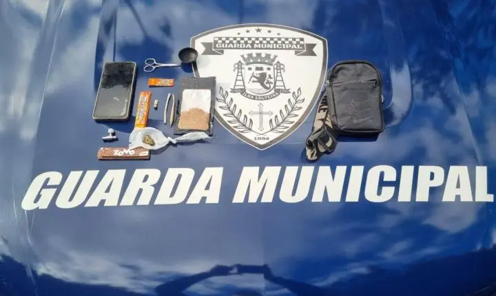Guarda Municipal apreende drogas com adolescente durante patrulhamento em área próxima a escolas