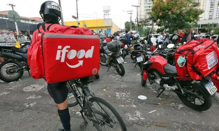 Lula defende previdência social para profissionais de aplicativos