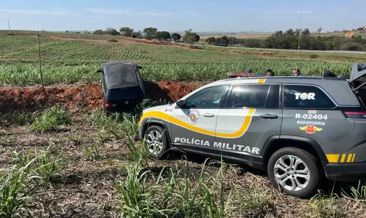 Polícia apreende 693 quilos de maconha após perseguição na SP-425