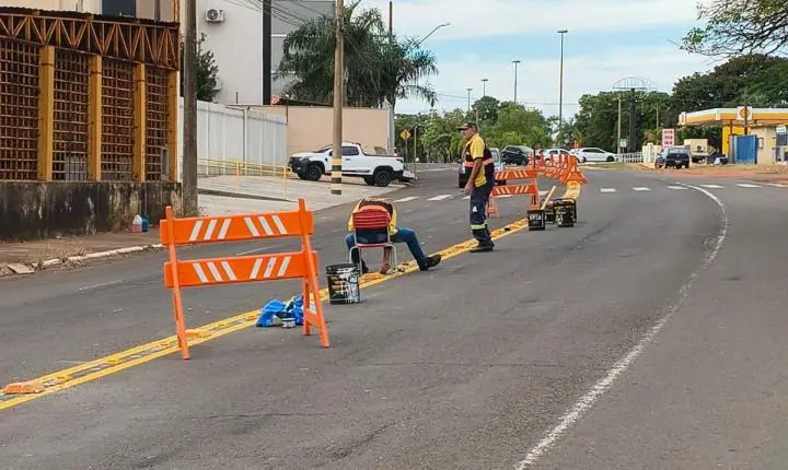 Prefeitura reforça sinalização na Avenida Atlântica antes da mudança da Farmácia Municipal para o Ilha Shopping