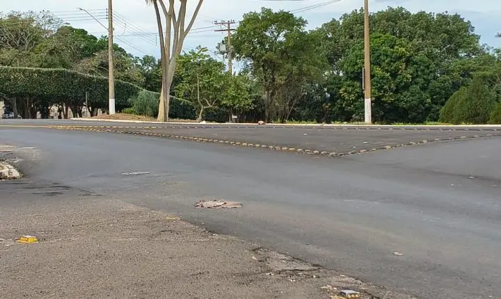 Prefeitura reforça sinalização na Avenida Atlântica antes da mudança da Farmácia Municipal para o Ilha Shopping