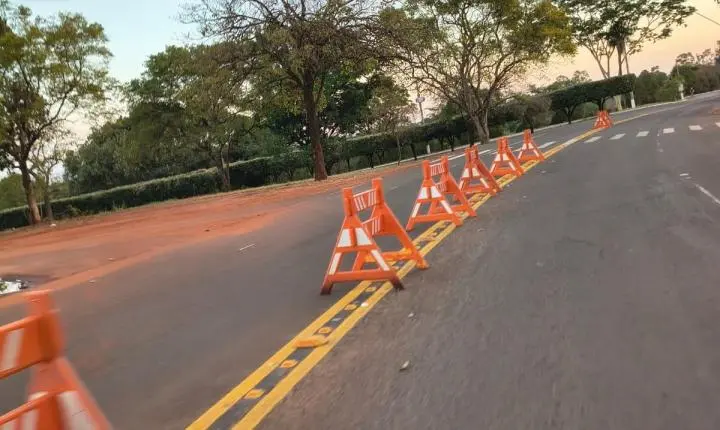 Prefeitura reforça sinalização na Avenida Atlântica antes da mudança da Farmácia Municipal para o Ilha Shopping
