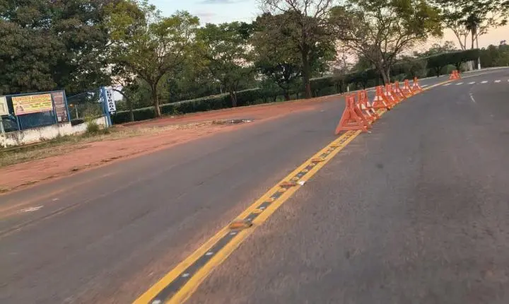 Prefeitura reforça sinalização na Avenida Atlântica antes da mudança da Farmácia Municipal para o Ilha Shopping