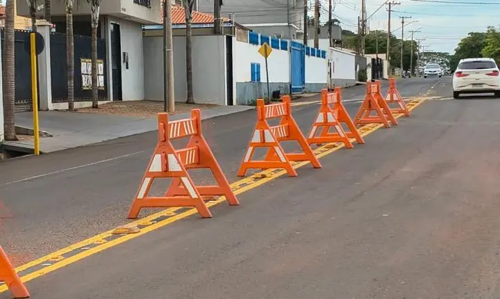 Prefeitura reforça sinalização na Avenida Atlântica antes da mudança da Farmácia Municipal para o Ilha Shopping