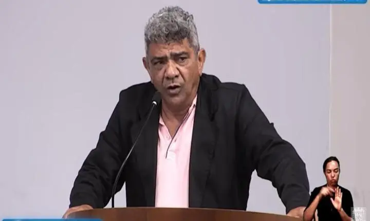 Vereador Beto cobra vacinação ampliada, critica demora no pronto-socorro e denuncia descarte irregular em Tema Livre da Câmara