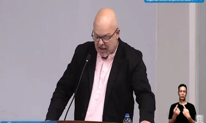 Vereador Tomate cobra explicações da Prefeitura sobre apontamentos do Tribunal de Contas em almoxarifado da Educação