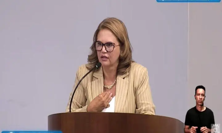 Vereadora Elaine Bonete faz duras críticas à Saúde e relata supostas falhas no atendimento durante Tema Livre
