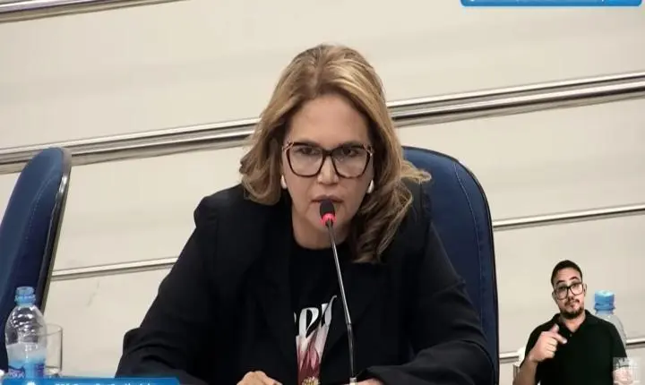 Vereadora Elaine Bonetti questiona números e cobra explicações sobre mamografias durante sessão da Câmara